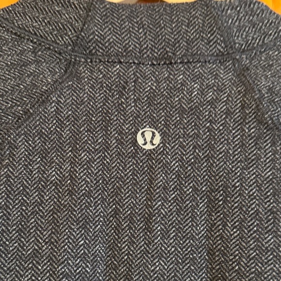 LULULEMON Dark Gray Thick Long Sleeve Top Size 8 Pullover Activewear - Picture 10 of 16